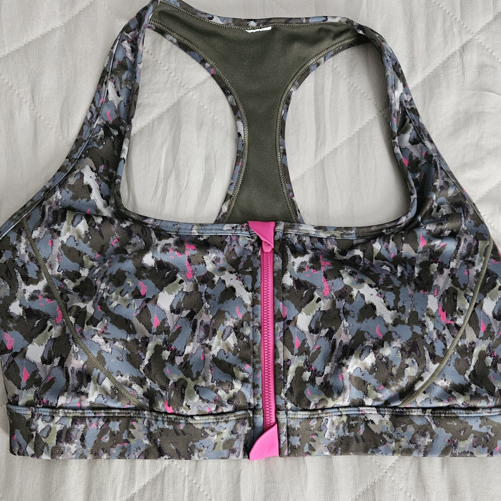 Fabletics Camouflage Sports Bra with Pink Zipper Set